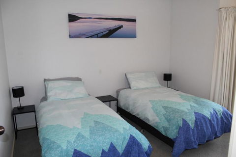 Relax At The Marina - C Tourism 4