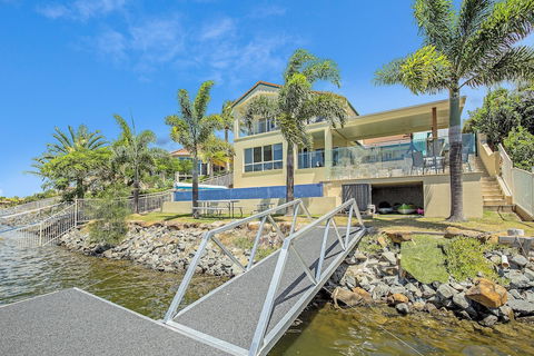 Lakehouse Family Oasis - C Tourism 0