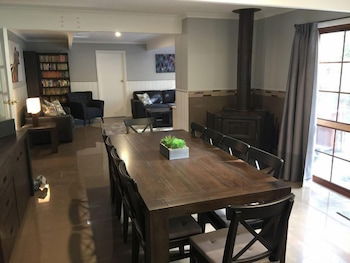 Tudor House - Large Family Home - C Tourism 3