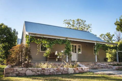 Johanna NEW MODERN HOUSE - C Tourism 0