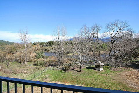 River Verse - On The Ovens - C Tourism 1