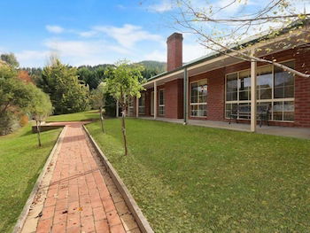 Alpine Mist - Spacious 5 Bedroom Home - C Tourism 1