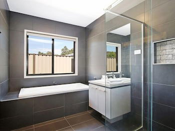 Alpine Knights Stylish Luxury - C Tourism 6