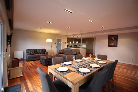 Sunny Sandy Bay Apartment - C Tourism 6