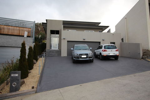 Sunny Sandy Bay Apartment - C Tourism 5