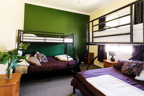 Coal D' Vine Cottage - Cessnock NSW - C Tourism 6