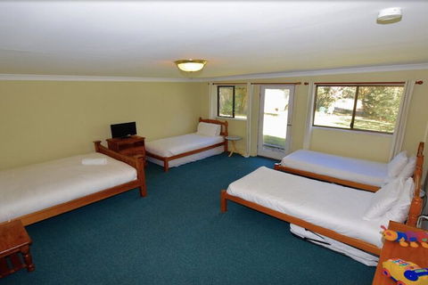 Sublime Cedar Lodge Leura - C Tourism 1