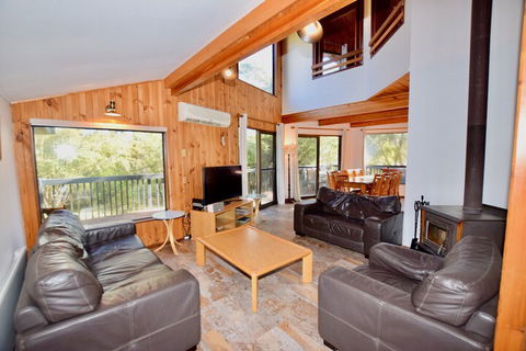 Sublime Cedar Lodge Leura - C Tourism 2
