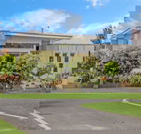 The Lake House - C Tourism