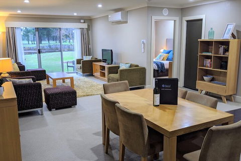 Jewel In The Crowne - C Tourism 4