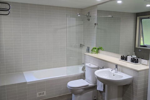 Jewel In The Crowne - C Tourism 6