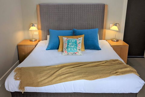 Jewel In The Crowne - C Tourism 7