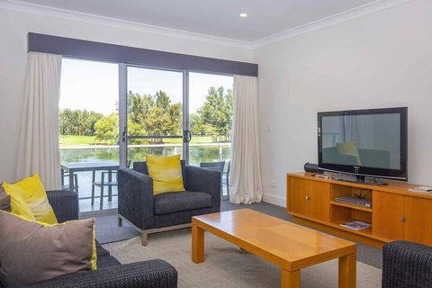 Villa On The Green - C Tourism 2