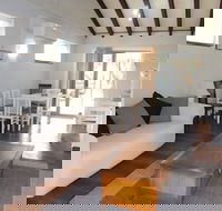 Stouty's at Hat Head - C Tourism