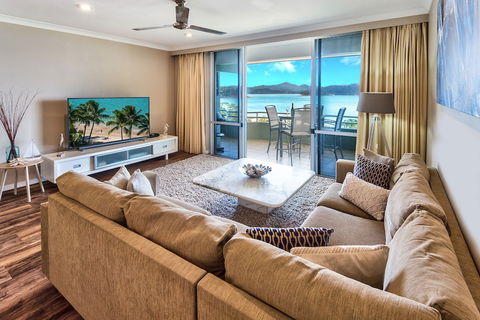 Lagoon 201 On Hamilton Island - C Tourism 1