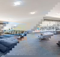 Thompson Avenue Apartments - 3 - C Tourism