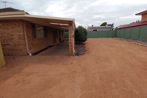 Cozy Stay At Dunstan - C Tourism 4