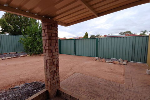 Cozy Stay At Dunstan - C Tourism 5