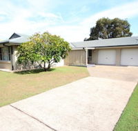 Briney Mia at Hat Head - C Tourism