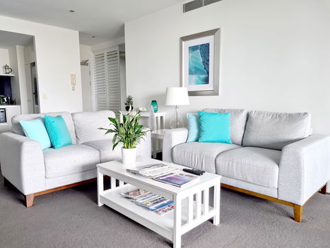 Sealuxe - Central Surfer Paradise Seaview Deluxe Spa Apartment - C Tourism 6