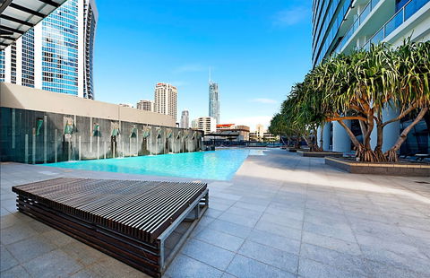 Sealuxe - Central Surfer Paradise Seaview Deluxe Spa Apartment - C Tourism 2
