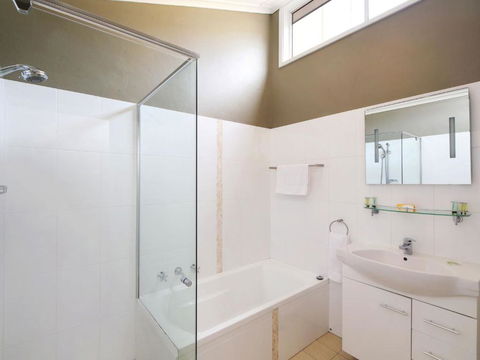 Uralba #17 17 / 15 19 Kurrawyba Avenue Terrigal - C Tourism 3