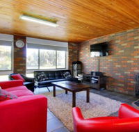 47 Anderson with Pool in Cowes - C Tourism