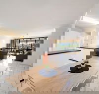 Tropical Family Escape