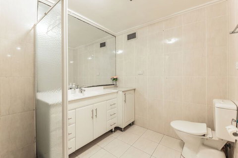 Amazing Location Cozy Stay With Parking - C Tourism 7