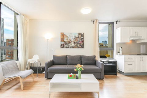 Amazing Location Cozy Stay With Parking - C Tourism 3