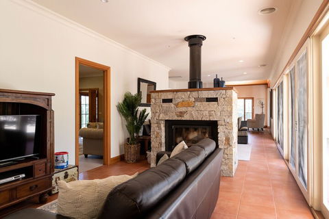 The Grange Homestead - C Tourism 3