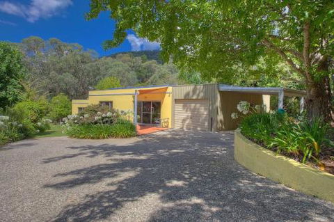 A Bach At Bright Bright VIC - C Tourism 1