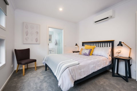 Albury Yalandra Apartment 3 - C Tourism 1