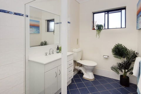 Anchored At South West Rocks - C Tourism 0