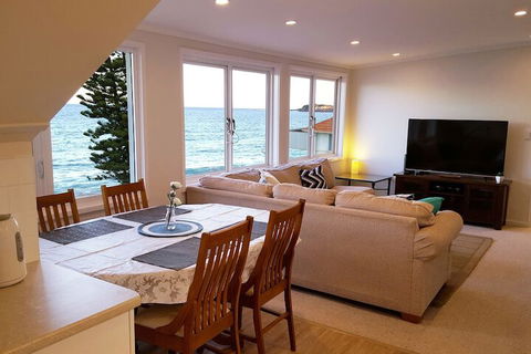 Coachhouse On The Beach - C Tourism 6