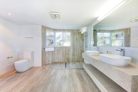 Panoramic And Ocean Views - C Tourism 6