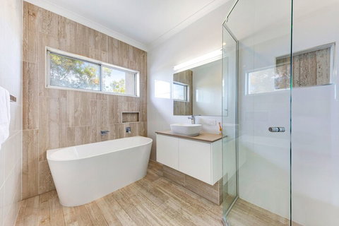 Panoramic And Ocean Views - C Tourism 4