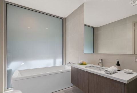 Grossard Point The Lighthouse Ventnor - C Tourism 5