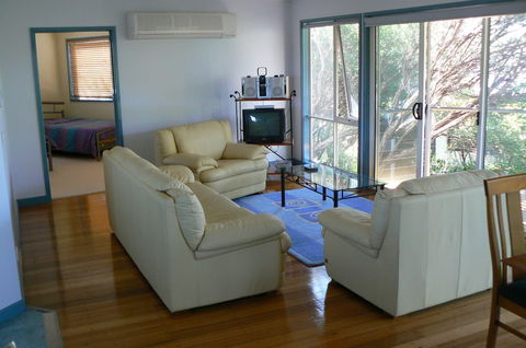Sandy Point Beach Escape - C Tourism 5