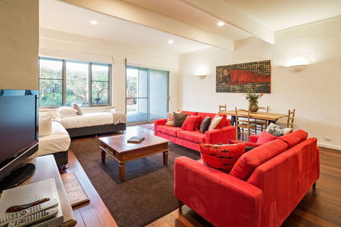 Beachfront House - C Tourism 7