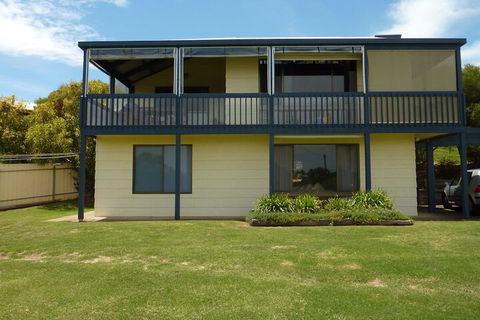 31 Elizabeth Crescent - C Tourism 1