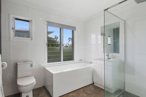 BEACH HOUSE On PEARL - C Tourism 7