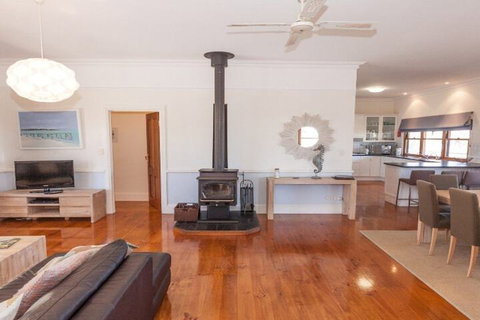 The Banksia 3 Banksia Court - C Tourism 2