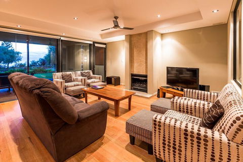 Regency Beach Club - C Tourism 4