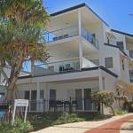 Unit 2 Beach Gallery 9 Andrew Street Point Arkwright 500 BOND LINEN SUPPLIED - C Tourism 0