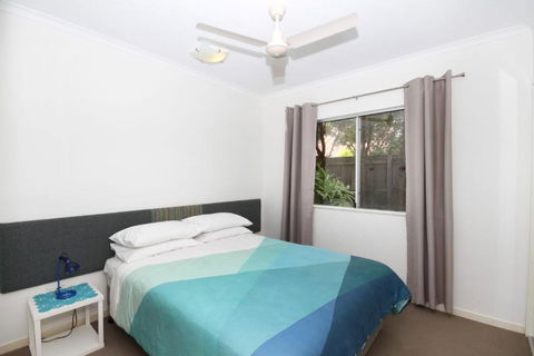 Unit 2 Sea Breeze Villas Coolum Beach - C Tourism 3