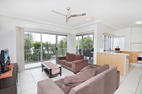 Unit 2 Sea Breeze Villas Coolum Beach - C Tourism 6