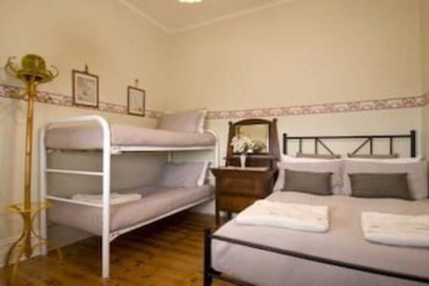 Charlie Bates Cottage - C Tourism 4