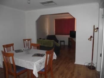 Aly's Cottage - C Tourism 1