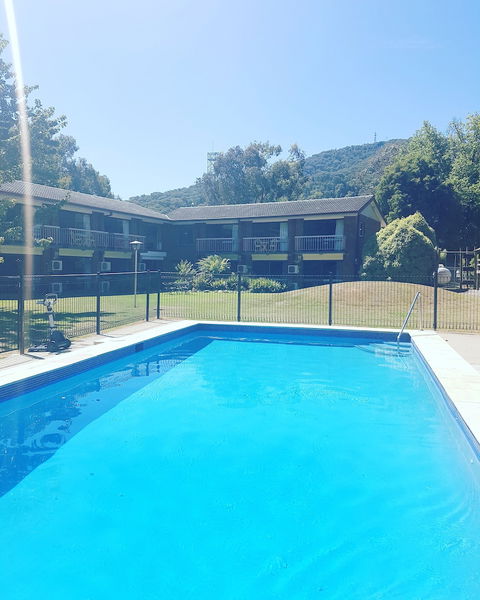 Bogong View Motor Inn - C Tourism 1